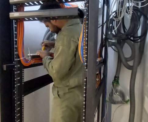 نصب و راه اندازی لینک وایرلس و سیستم نظارت تصویری فروشگاه